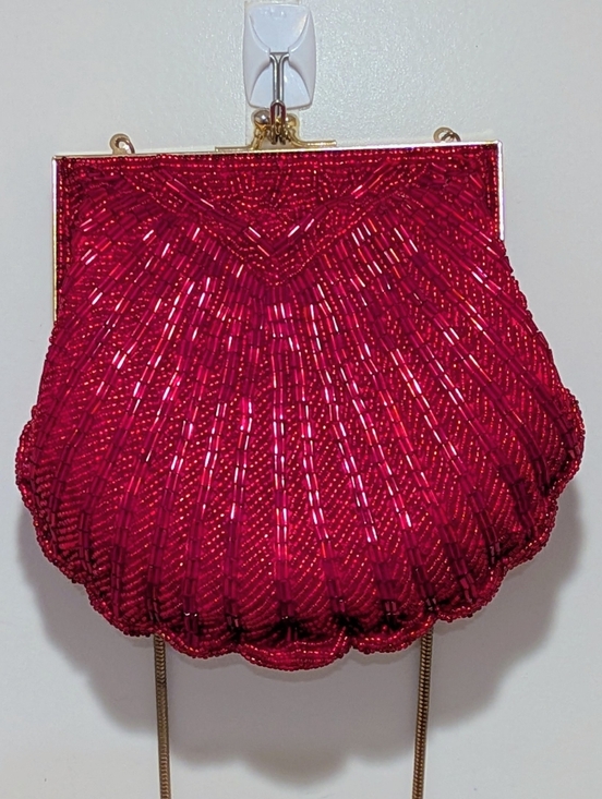 Woodward Handbags - NIB Woodward's Vintage 60s Red Beaded Seashell Mini Purse with Chain Strap